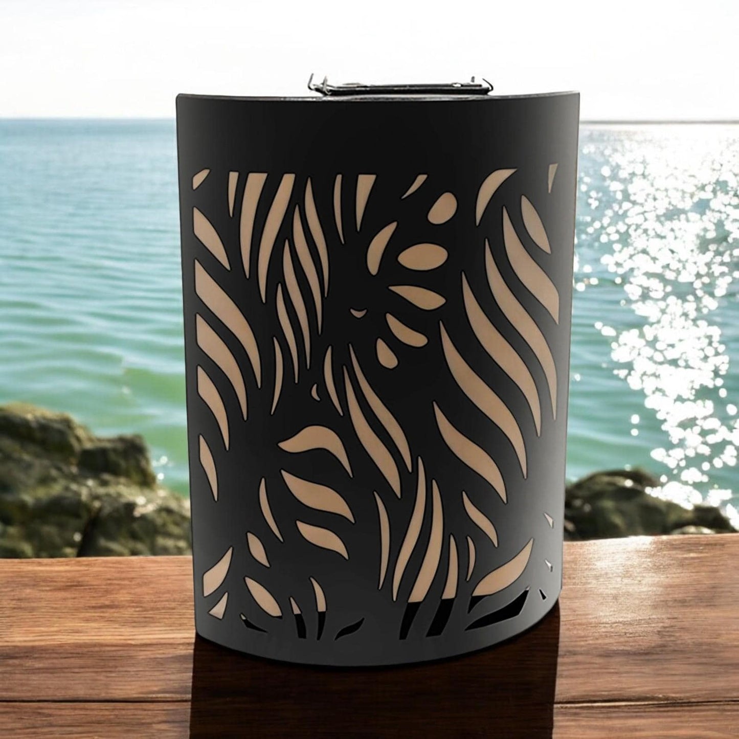 Small Metal Curved Leaf Solar Wall Panel – 25.5 x 19 x 5.5 CM | Solar-Powered LED Outdoor Wall Art | Metal Garden Décor for Patio