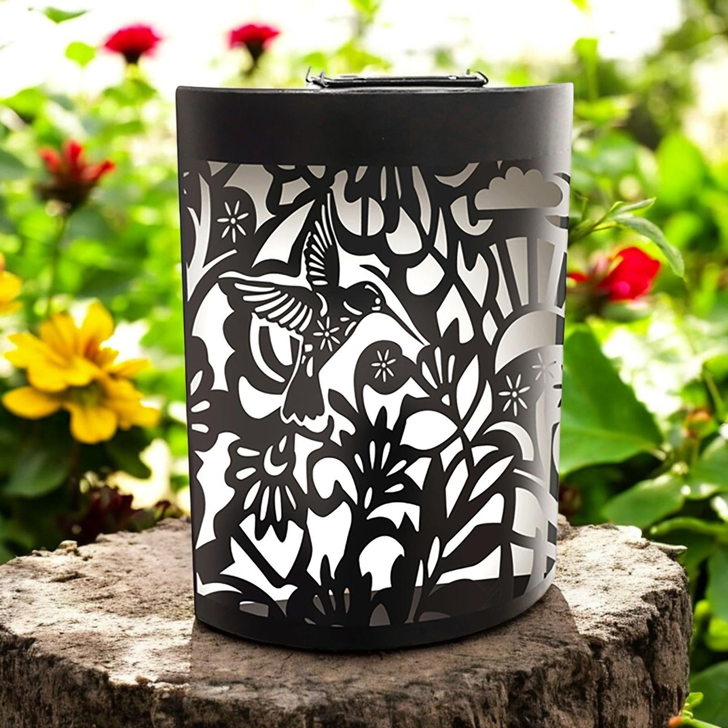 Small Metal Curved Hummingbird Solar Wall Panel – 25.5 x 19 x 5.5 CM | Solar-Powered LED Garden Wall Art | Weatherproof Metal Outdoor Décor