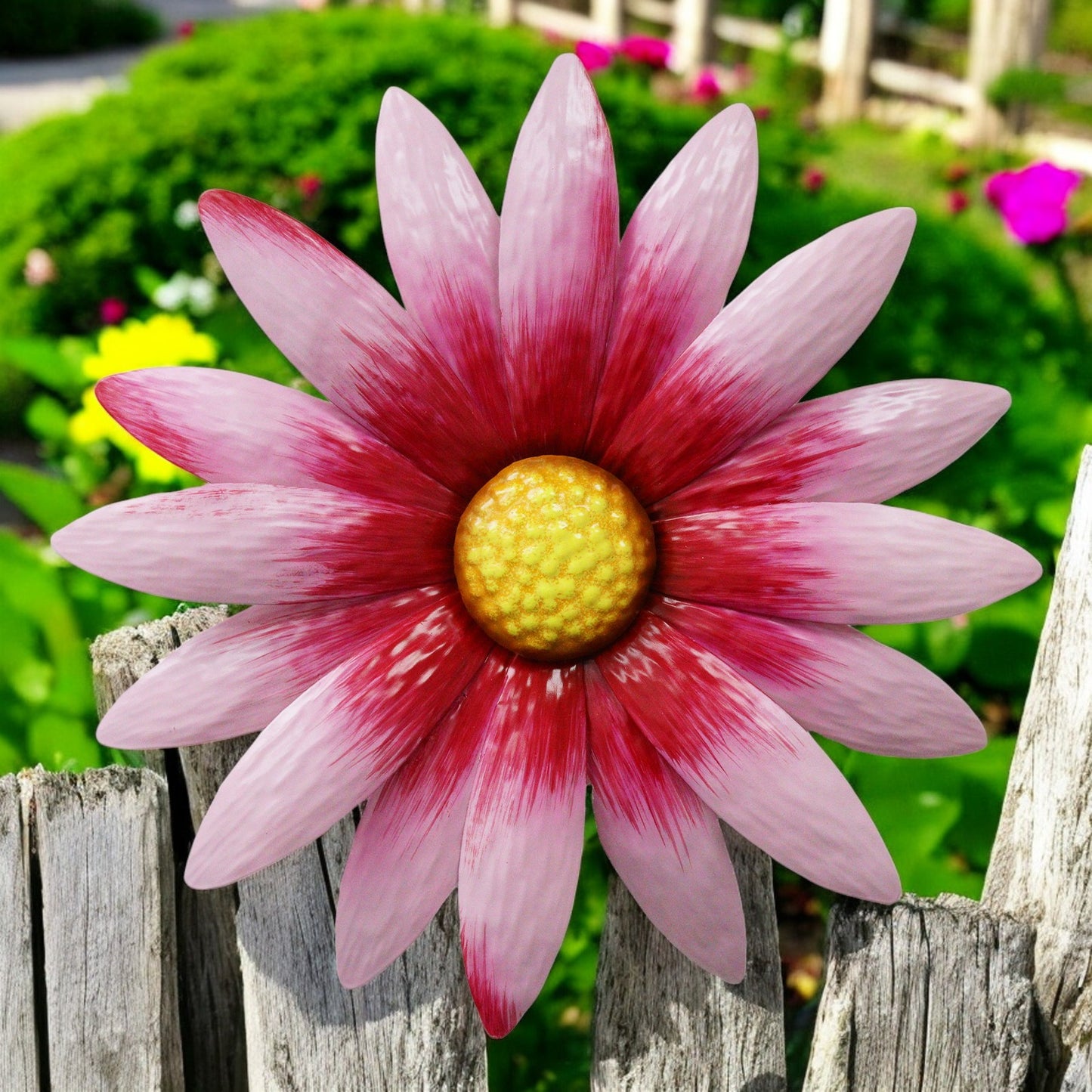 Large Metal Wall Mounted Daisy Pink