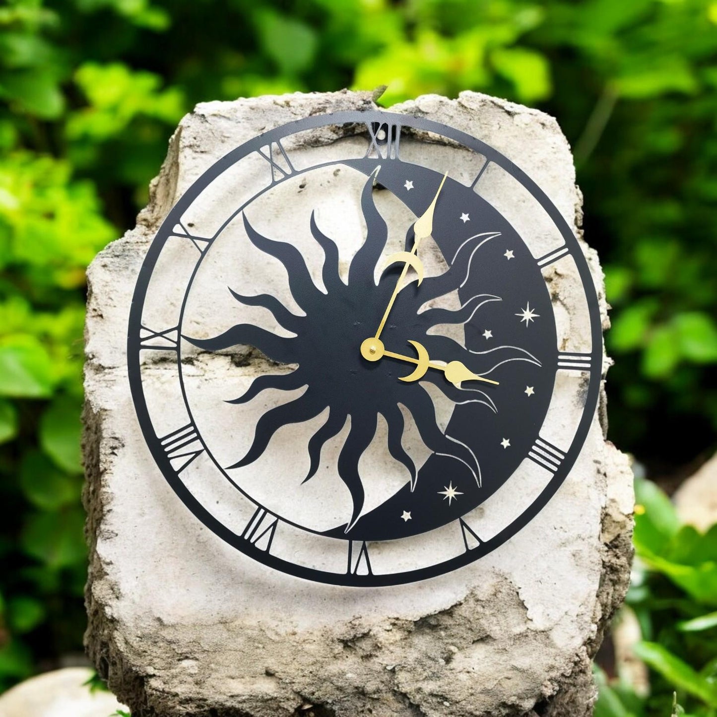 Sun & Moon Silhouette Wall Clock (50cm x 50cm x 2cm) – Large Metal Decorative Indoor and  Outdoor Clock for Garden, Living Room and Patio