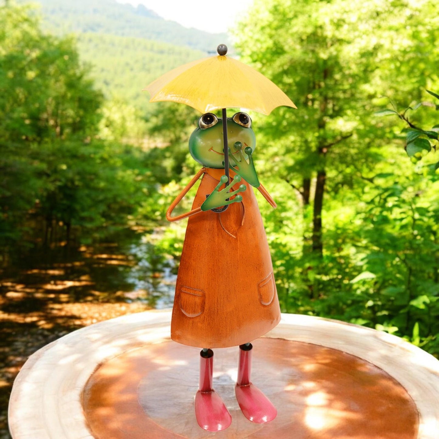 Metal Orange Soggy Froggy (40.5cm x 15cm x 14cm) – Quirky Handcrafted Frog Garden Ornament – Weather-Resistant Metal Frog Statue for Outdoor