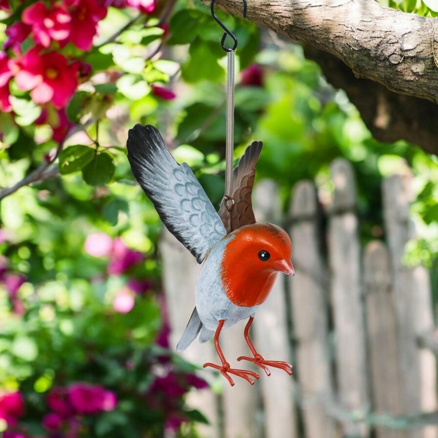 Small Metal Hanging Robin (14cm x 10cm x 10cm) – Handcrafted Weather-Resistant Bird Ornament – Decorative Hanging Robin Sculpture for Garden