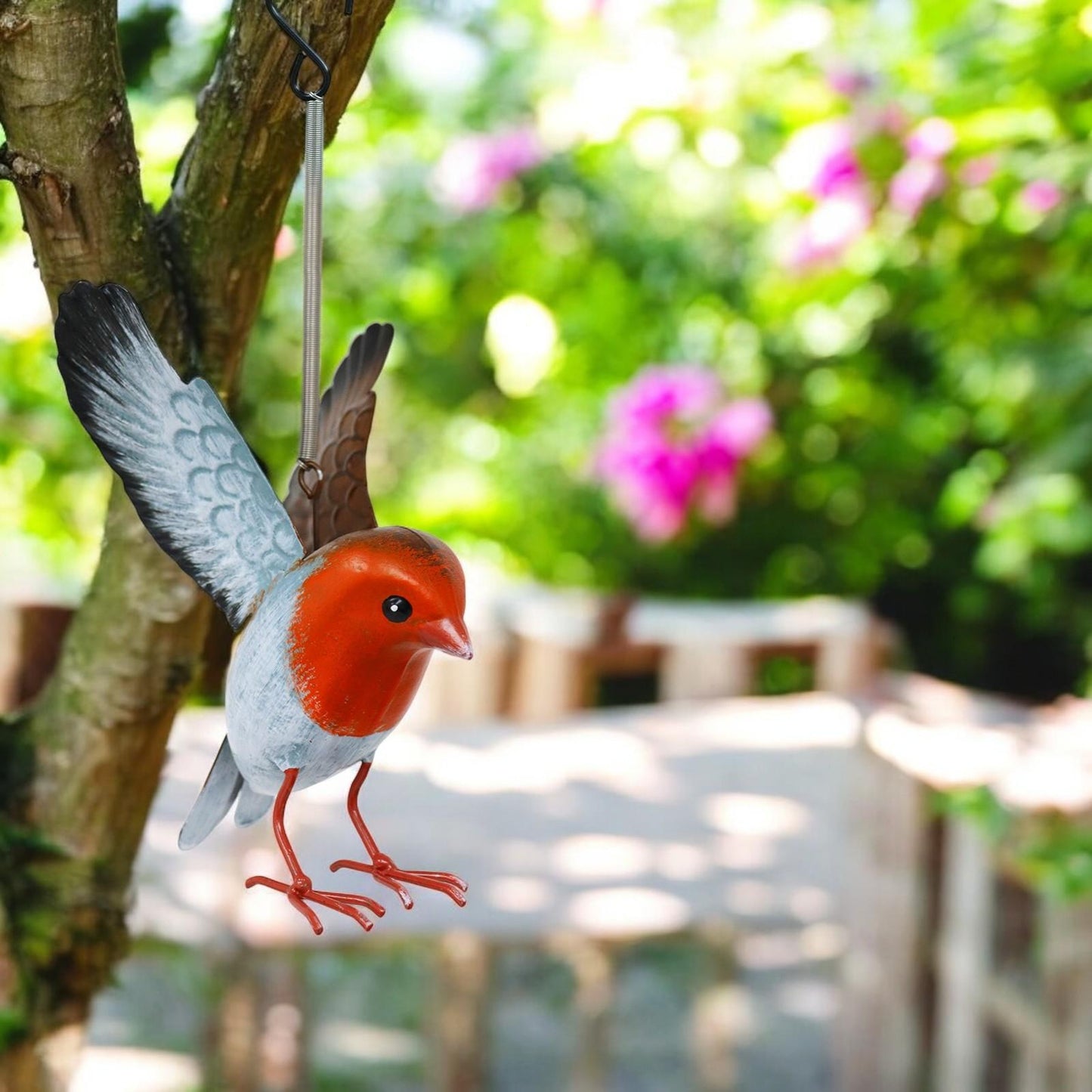 Small Metal Hanging Robin (14cm x 10cm x 10cm) – Handcrafted Weather-Resistant Bird Ornament – Decorative Hanging Robin Sculpture for Garden