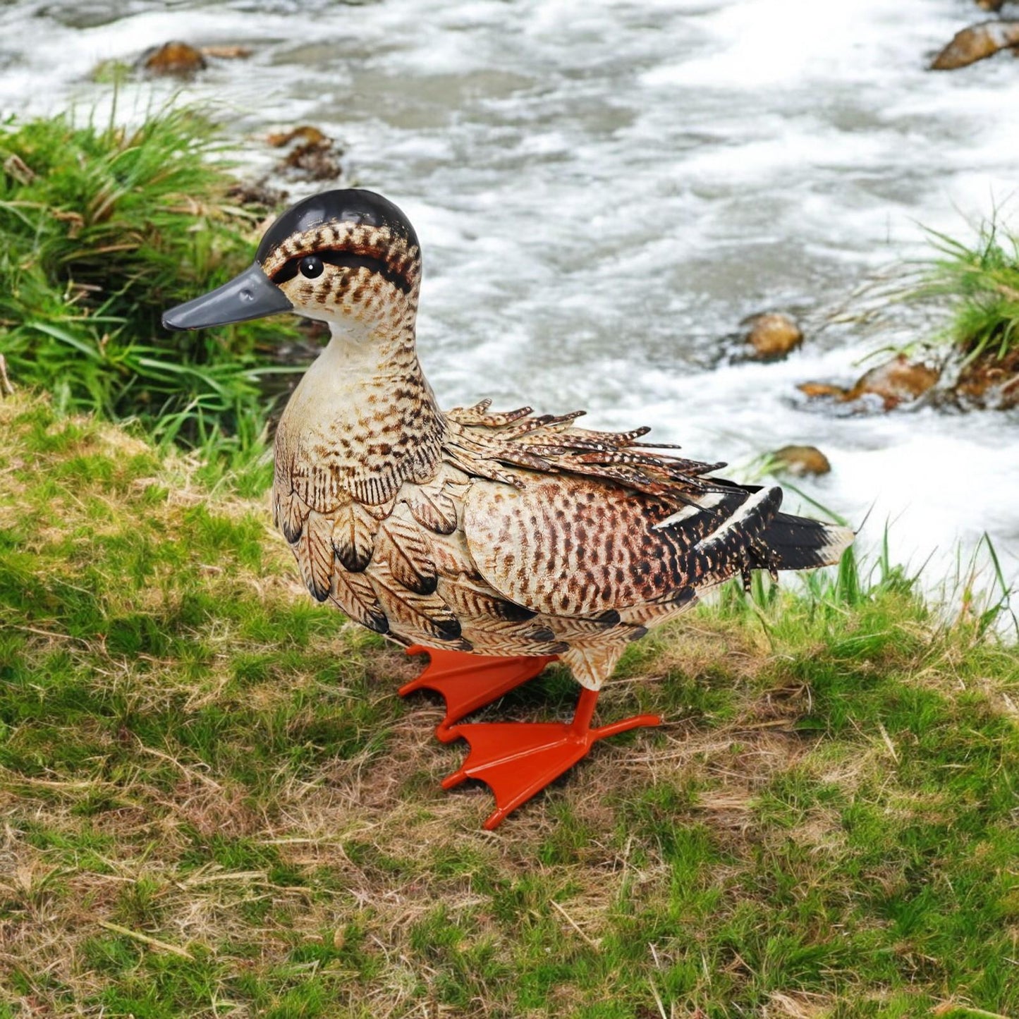 Metal Farmyard Female Duck – Handcrafted Rustic Duck Garden Ornament – Weather-Resistant Metal Duck Statue