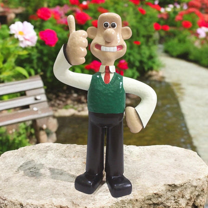 Wallace Metal Sculpture by Primus – 44cm x 26cm x 15.5cm | Handcrafted Decorative Metal Art for Home & Garden Décor