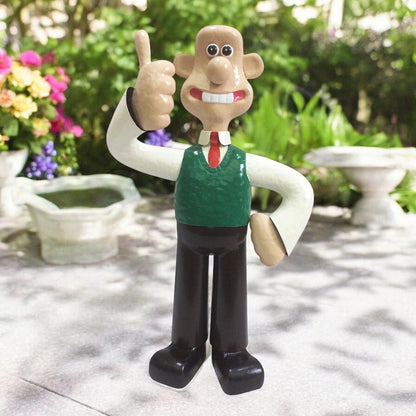 Wallace Metal Sculpture by Primus – 44cm x 26cm x 15.5cm | Handcrafted Decorative Metal Art for Home & Garden Décor