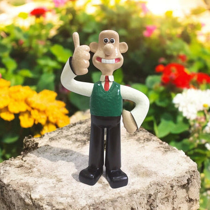 Wallace Metal Sculpture by Primus – 44cm x 26cm x 15.5cm | Handcrafted Decorative Metal Art for Home & Garden Décor