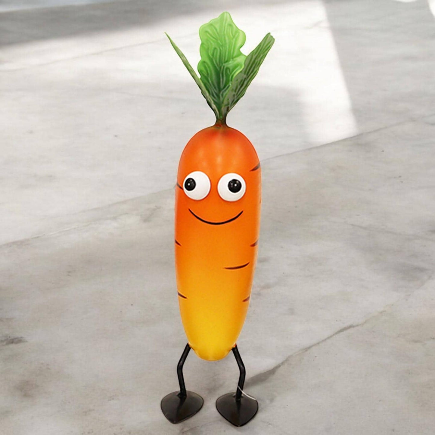 Metal Carrot Veggie Patch Pal – 25.5 x 8.5 x 6.5 CM | Fun & Whimsical Metal Garden Ornament |  Outdoor Carrot Decor for Vegetable Patches