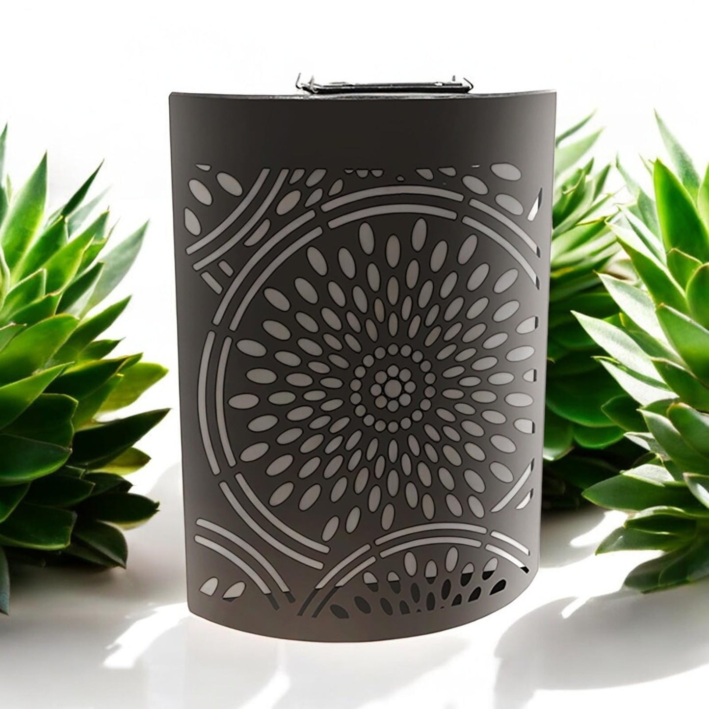 Small Metal Curved Moroccan Solar Wall Panel – 25.5 x 19 x 5.5 CM | Solar-Powered Outdoor Wall Art | Weatherproof Garden Panel for Patio