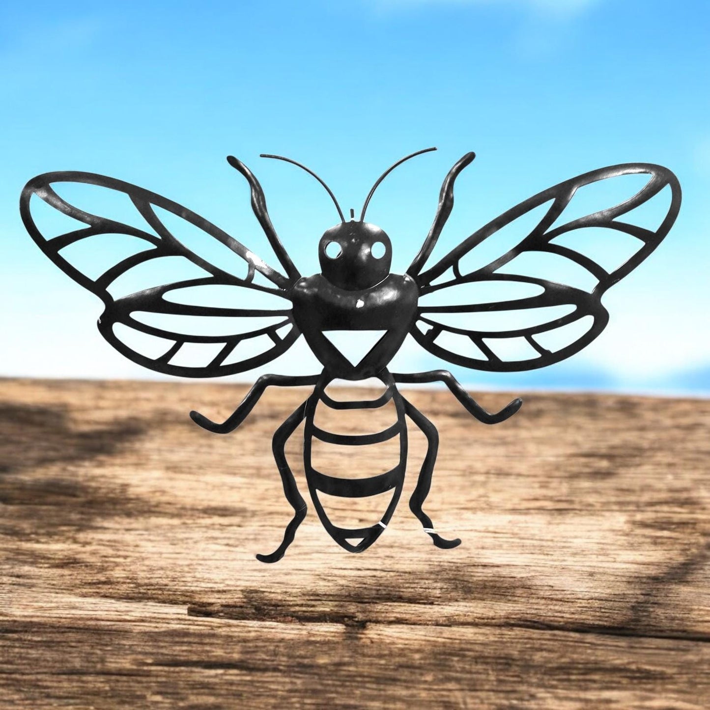 Bee Solar Backlit Wall Art – 21.5 x 34.5 CM | Solar-Powered Metal LED Wall Décor | Weatherproof Honeybee Garden Art for Patio