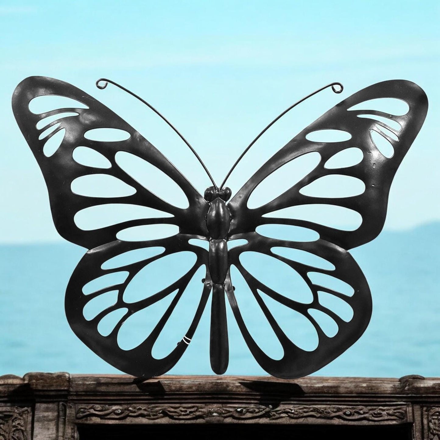 Butterfly Solar Backlit Wall Art – 25 x 34.5 CM | Solar-Powered Metal LED Wall Décor | Weatherproof Butterfly Garden Art