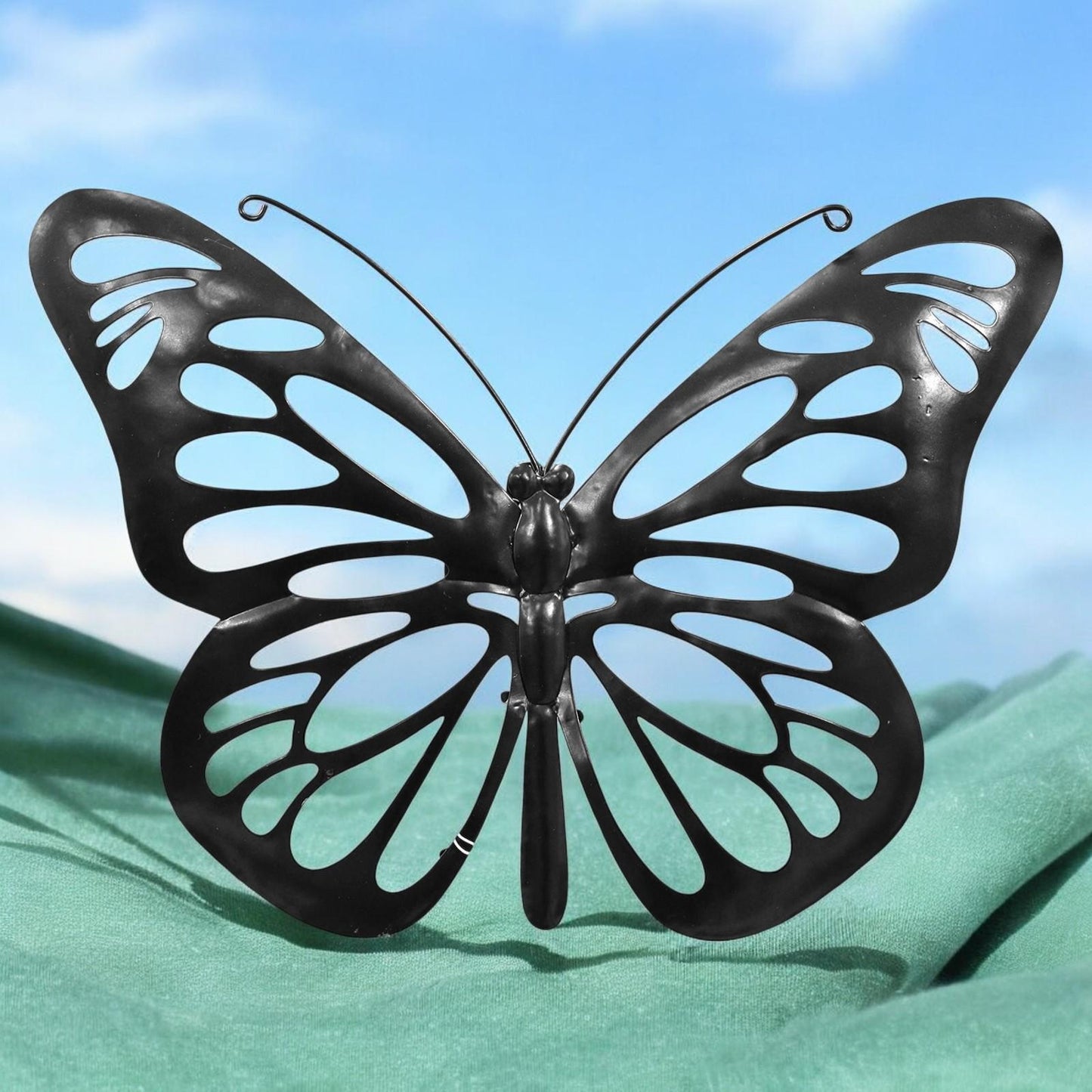 Butterfly Solar Backlit Wall Art – 25 x 34.5 CM | Solar-Powered Metal LED Wall Décor | Weatherproof Butterfly Garden Art