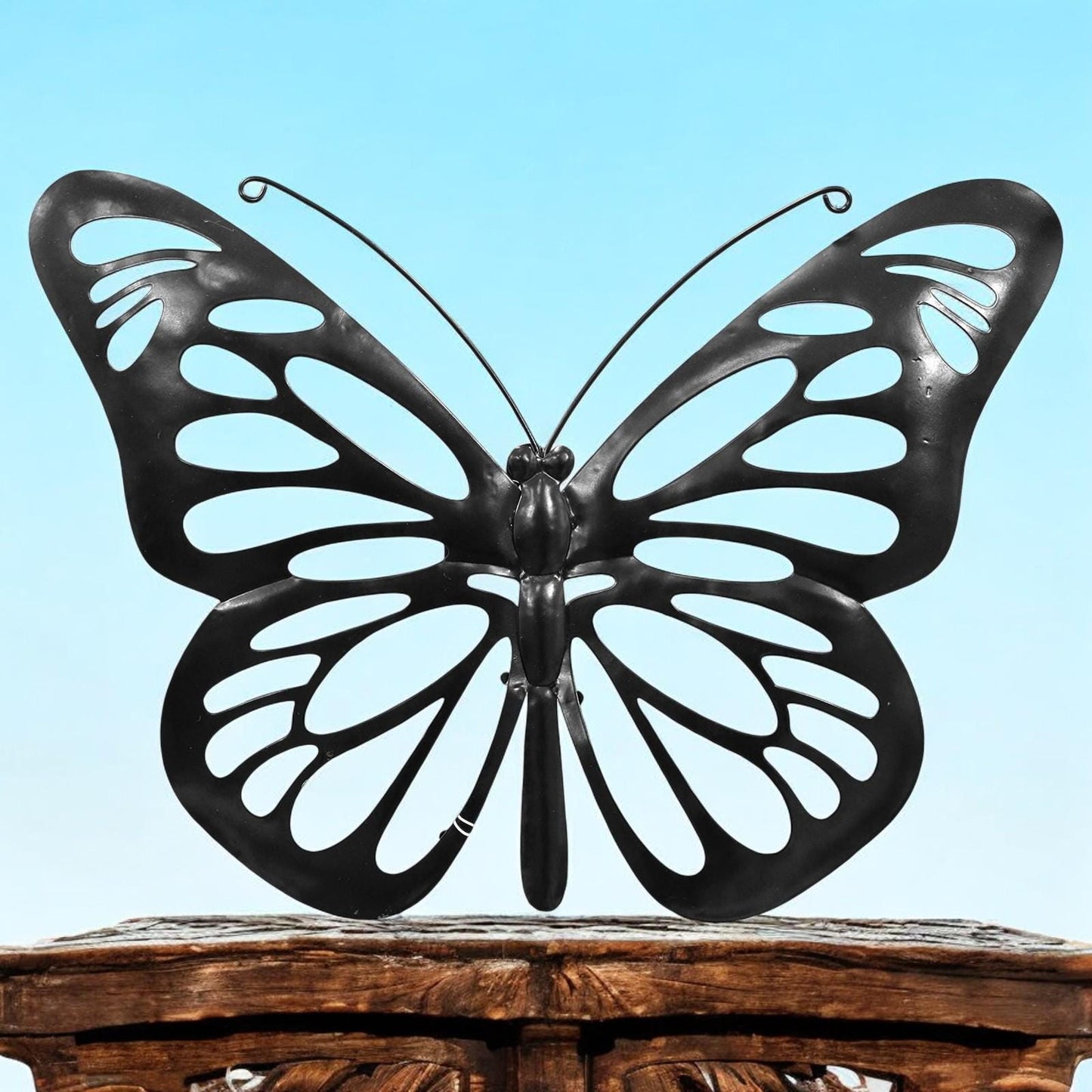 Butterfly Solar Backlit Wall Art – 25 x 34.5 CM | Solar-Powered Metal LED Wall Décor | Weatherproof Butterfly Garden Art