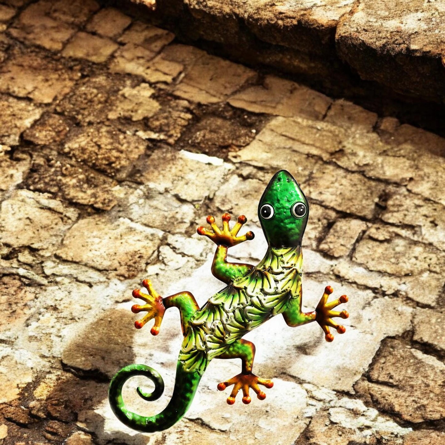 Metallic Green Gecko Wall Art – 39 x 18 x 3.2 CM | Hand-Painted Metal Lizard Decor for Indoor & Outdoor