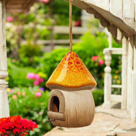 Orange Terracotta Mushroom Bird House – Decorative Hanging or Freestanding Birdhouse for Garden, Patio & Outdoor Décor – Durable & Weather-Resistant Nesting Shelter for Birds