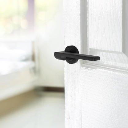 Modern Matt Black Lever on Rose Plate Door Handle Set – 1 Pairs, 52mm Round Rose Plate & 127mm Lever Handle – Contemporary Interior Door Hardware