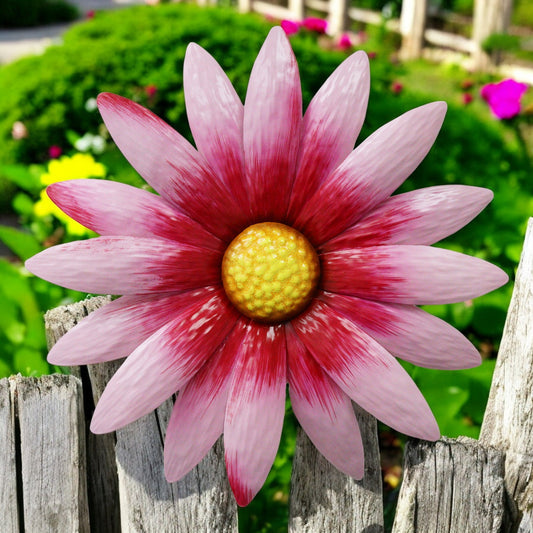 Large Metal Wall Mounted Daisy Pink